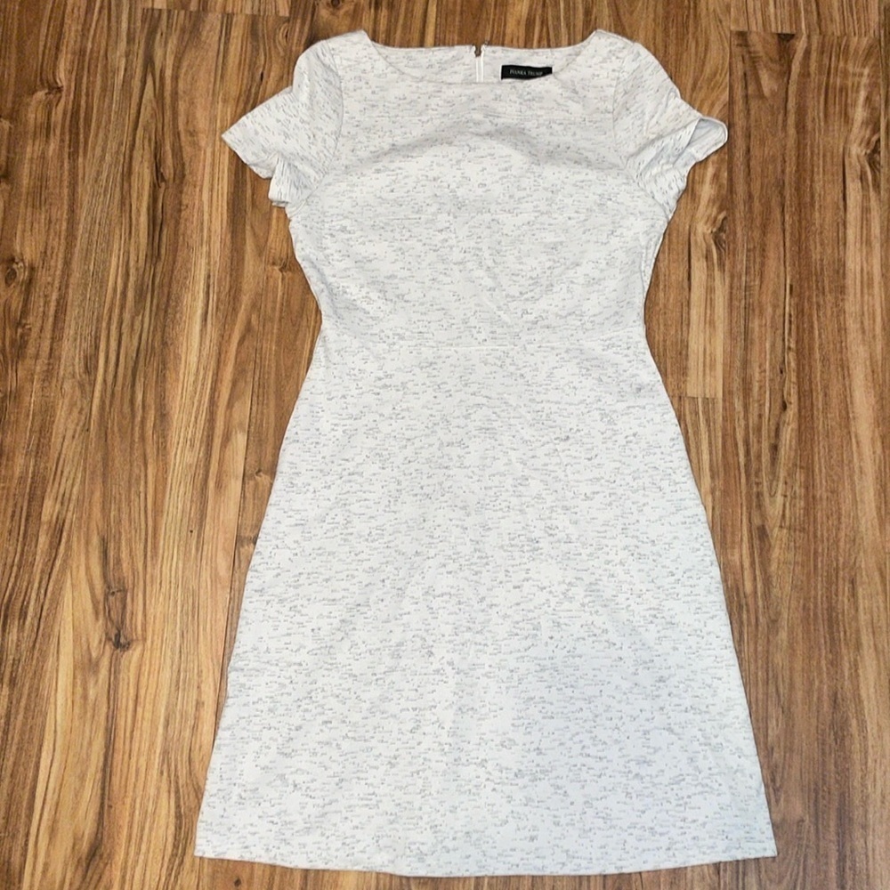 Ivanka Trump Heathered Light Gray Short Sleeve Sheath Dress